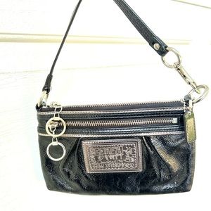 Coach poppy black patent leather wristlet bag rare